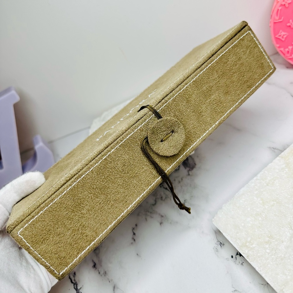 EUC Pandora Brown and Tan Faux Suede 3 Tier Jewlery Box - Picture 5 of 14